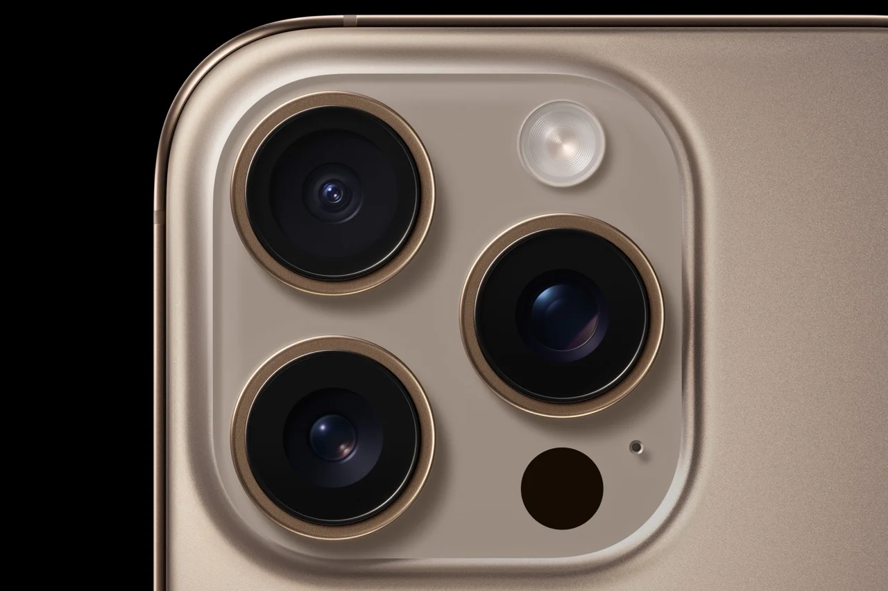 Apple vẫn giữ nguyên thiết kế cụm camera trên iPhone 16